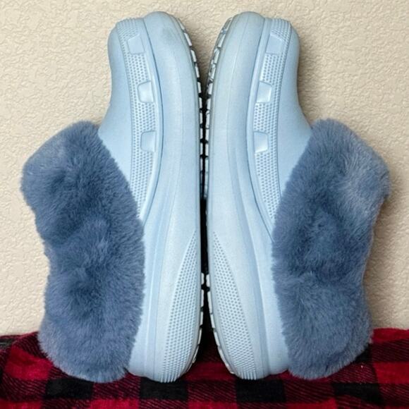 Crocs Blue Calcite Furever Crush Faux Fur Lined Slip On Unisex Shoes M 7/W 9 EUC - Picture 10 of 12
